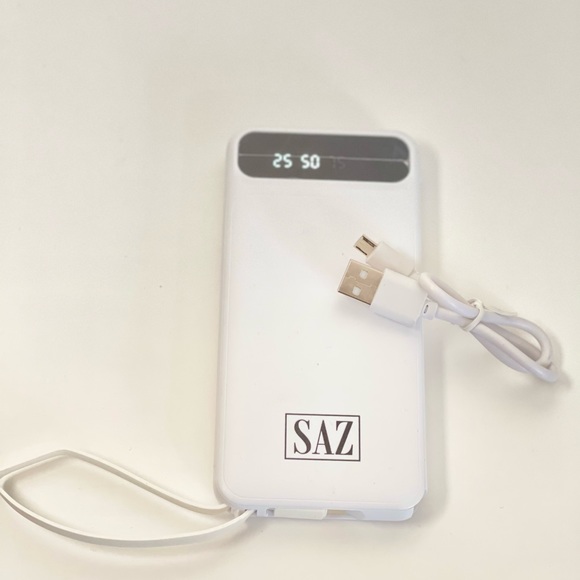 Power Bank 10000mAh USB-C,A, Charges Smartphones Tablets. Torch light, Display. - Picture 6 of 7